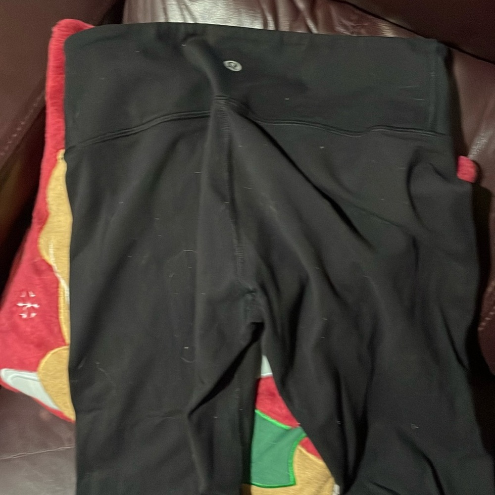 Lululemon black leggings